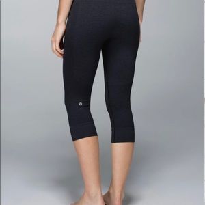Lululemon seamlessly street crop